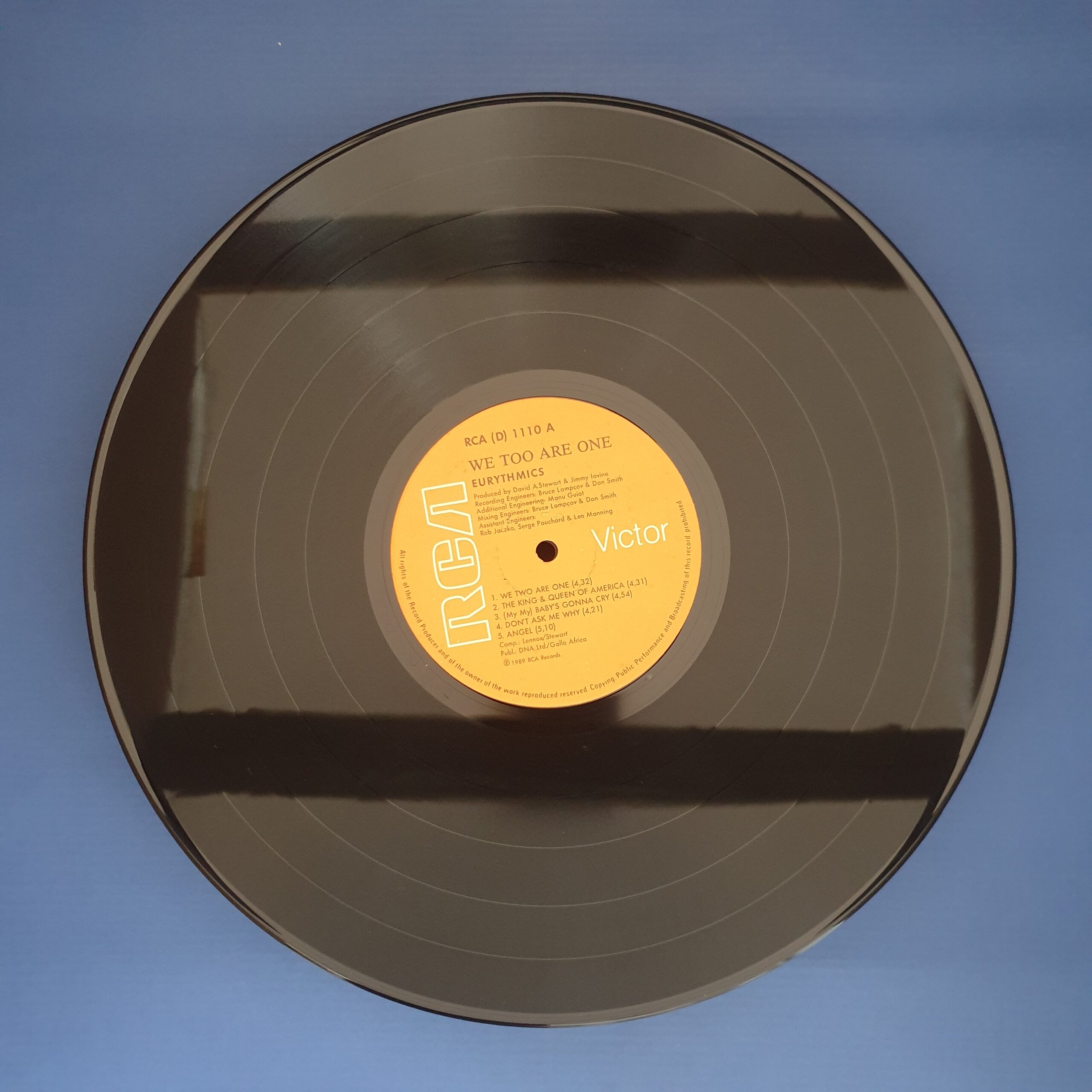 Eurythmics - We Too Are One - Image 4