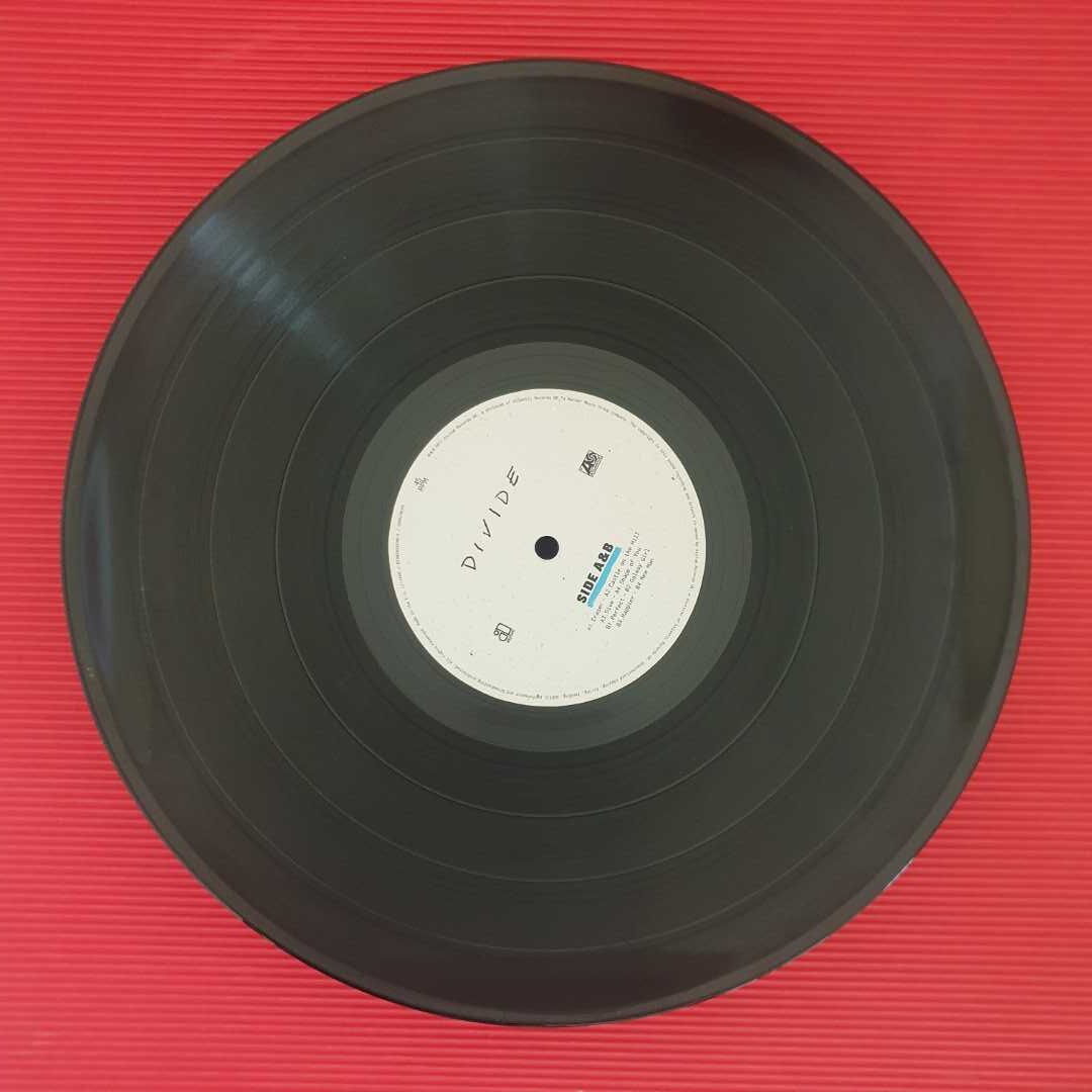 Ed Sheeran - Divide - Image 4